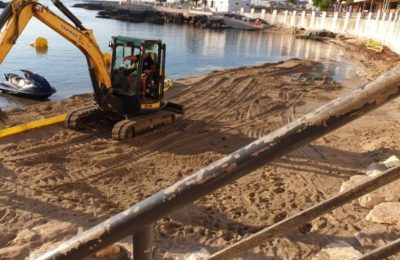 Monopoli, la spiaggia di Cala Porta Vecchia come a Dubai